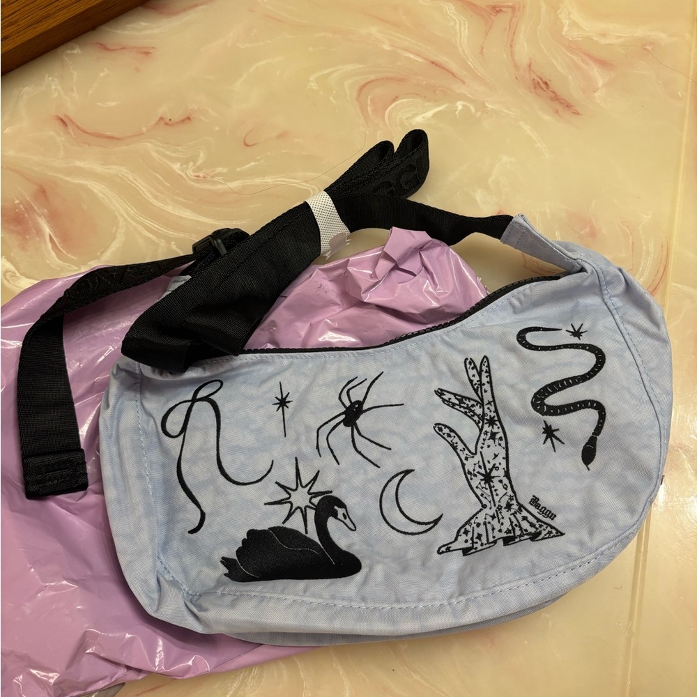 BAGGU Light Blue Crossbody Bag with Black Graphics